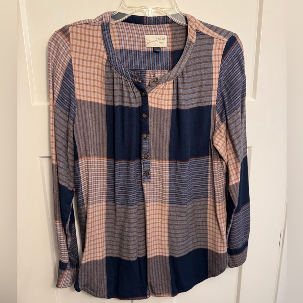 Universal Thread navy tan plaid half button front Medium long sleeve flannel